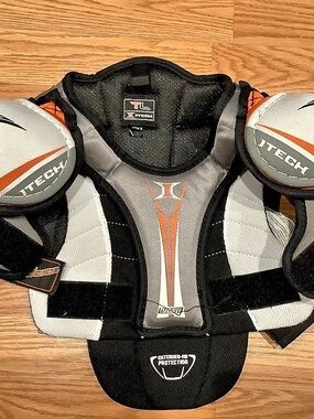 Itech hockey Protective Shoulder Pads Black & Gray size youth small